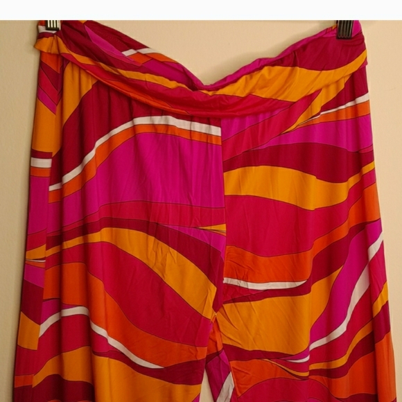 NEW TRINA TURK  vivid Viata spa  and swim collection size L - Picture 11 of 12